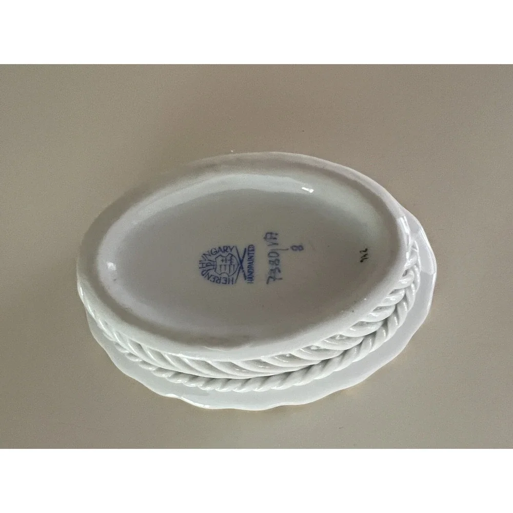 Herend Queen Victoria Open Weave Oval Porcelain Basket Pattern 7380/AV‎